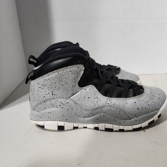 Nike Men's Athletic Shoes - Black and Gray - Picture 2 of 4